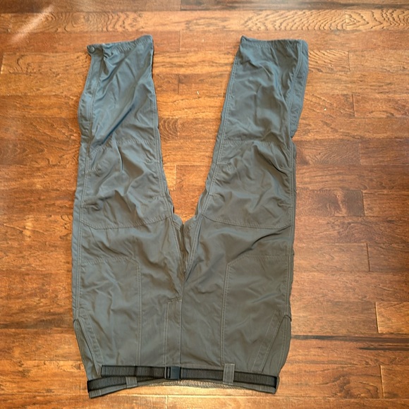 LL Bean pant moisture wicking size 40. - Picture 1 of 2